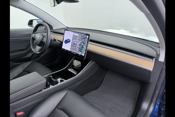 Tesla Model 3 SR+ 325PK LFP-Accu AutoPilot Leer Pano-Dak Adaptive Cruise Lmv 18" Camera's Elektr.-Stuur+Stoelen+Spiegels+Geheugen+Easy-Entry+V SOH 90% Ecc Navi Led DAB Voorverwarmen interieur via App Keyless One-Pedal-Drive Origineel Nederlandse Auto Slechts 26.700km!