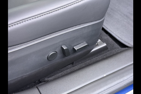 Tesla Model 3 SR+ 325PK LFP-Accu AutoPilot Leer Pano-Dak Adaptive Cruise Lmv 18" Camera's Elektr.-Stuur+Stoelen+Spiegels+Geheugen+Easy-Entry+V SOH 90% Ecc Navi Led DAB Voorverwarmen interieur via App Keyless One-Pedal-Drive Origineel Nederlandse Auto Slechts 26.700km!