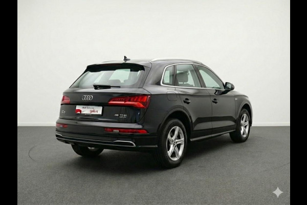 Audi Q5 45 TFSI quattro S edition 245pk S-tronic | Navigatie | Parkeercamera | Sportstoelen | 18 inch Lichtmetalen velgen | Parkeersensoren voor en achter