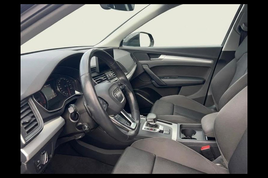 Audi Q5 45 TFSI quattro S edition 245pk S-tronic | Navigatie | Parkeercamera | Sportstoelen | 18 inch Lichtmetalen velgen | Parkeersensoren voor en achter