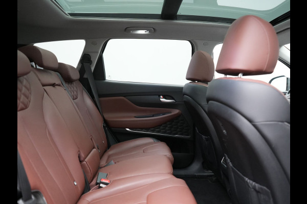 Hyundai Santa Fe 1.6 T-GDI Premium Smart Sky PHEV 266pk Dealer O.H. | Panodak | Adaptive Cruise | Camera | Krell Audio | Lederen Sportstoelen Verwarmd | Apple Carplay | Keyless | Blis | Stuur Verwarmd | Navigatie | DAB | Plug In Hybrid
