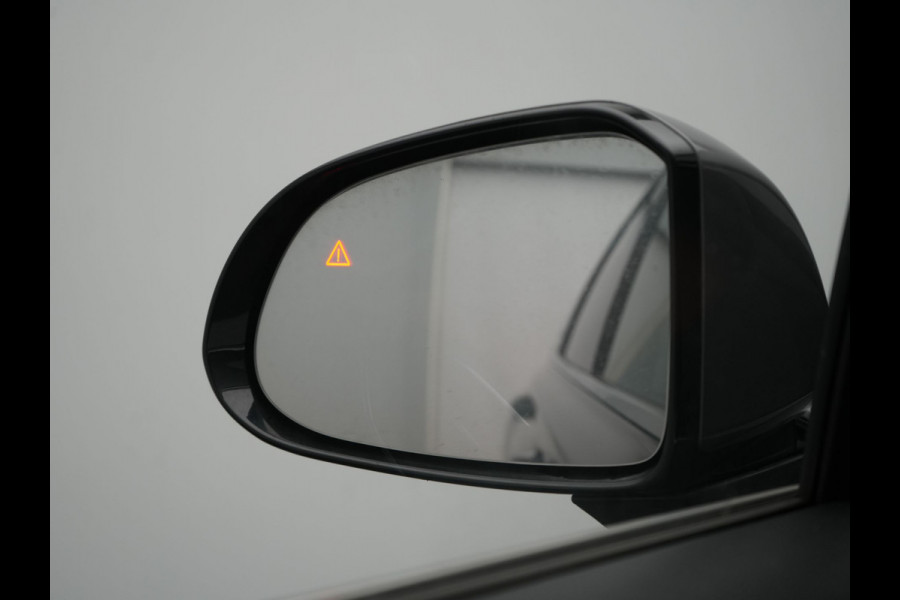 Hyundai Santa Fe 1.6 T-GDI Premium Smart Sky PHEV 266pk Dealer O.H. | Panodak | Adaptive Cruise | Camera | Krell Audio | Lederen Sportstoelen Verwarmd | Apple Carplay | Keyless | Blis | Stuur Verwarmd | Navigatie | DAB | Plug In Hybrid