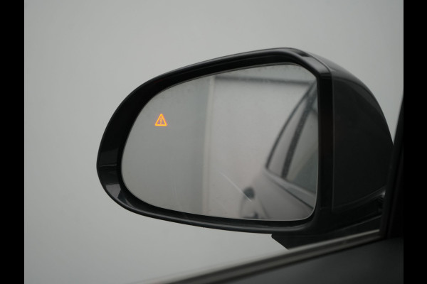 Hyundai Santa Fe 1.6 T-GDI Premium Smart Sky PHEV 266pk Dealer O.H. | Panodak | Adaptive Cruise | Camera | Krell Audio | Lederen Sportstoelen Verwarmd | Apple Carplay | Keyless | Blis | Stuur Verwarmd | Navigatie | DAB | Plug In Hybrid