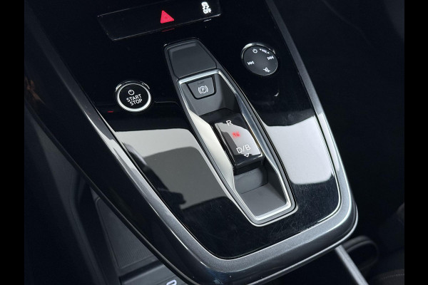 Audi Q4 e-tron 40 Launch edition Advanced Plus 77 kWh VAN € 33.900,- VOOR € 30.877,- UW LENTEVOORDEEL € 3.023,-! | SOH 92% | S-LINE INTERIEUR | PANORAMADAK | STOELVERWARMING | ELEKTRISCHE ACHTERKLEP | LUXE BEKLEDING | RIJKLAAR MET 12 MND BOVAG GARANTIE