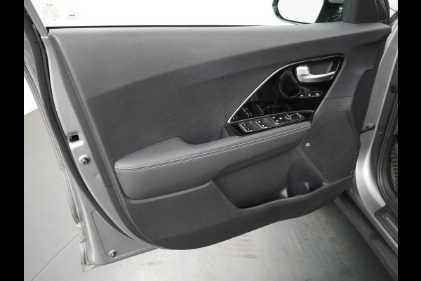 Kia Niro 1.6 GDi PHEV ExecutiveLine Airco - Apple Carplay/Android Auto - Cruise Control Adaptief - Glazen Schuifkantel Dak - Stuur/Stoel Verwarming - Stoel Verkoeling - Virena Zekerheidspakket € 895,-