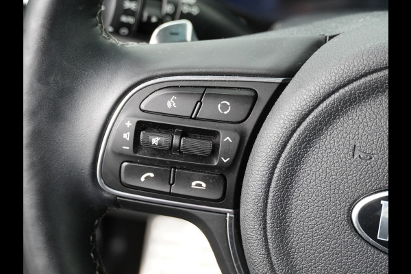 Kia Niro 1.6 GDi PHEV ExecutiveLine Airco - Apple Carplay/Android Auto - Cruise Control Adaptief - Glazen Schuifkantel Dak - Stuur/Stoel Verwarming - Stoel Verkoeling - Virena Zekerheidspakket € 895,-