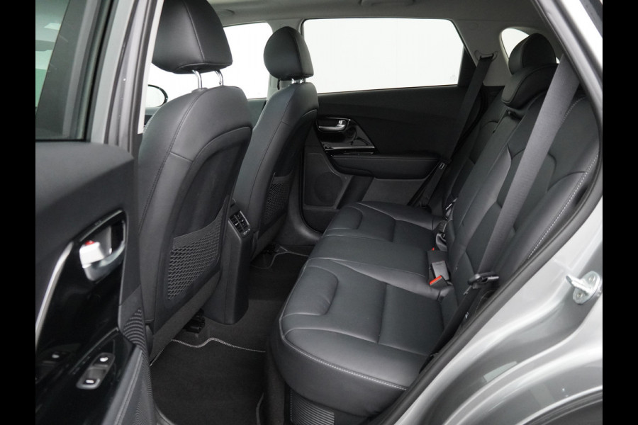 Kia Niro 1.6 GDi PHEV ExecutiveLine Airco - Apple Carplay/Android Auto - Cruise Control Adaptief - Glazen Schuifkantel Dak - Stuur/Stoel Verwarming - Stoel Verkoeling - Virena Zekerheidspakket € 895,-