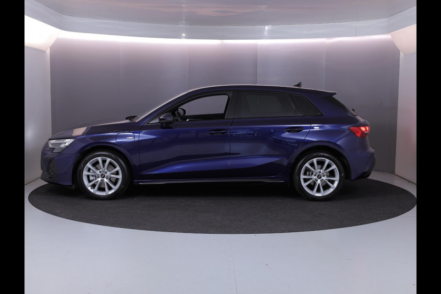 Audi A3 Sportback 40 TFSI e S edition 204 pk S-tronic | Verlengde garantie | Navigatie | Parkeersensoren (Park assist) | Achteruitrijcamera | Stoelverwarming | S-Line |