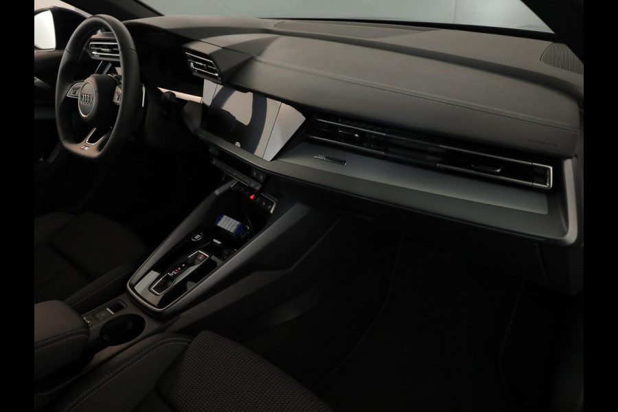 Audi A3 Sportback 40 TFSI e S edition 204 pk S-tronic | Verlengde garantie | Navigatie | Parkeersensoren (Park assist) | Achteruitrijcamera | Stoelverwarming | S-Line |