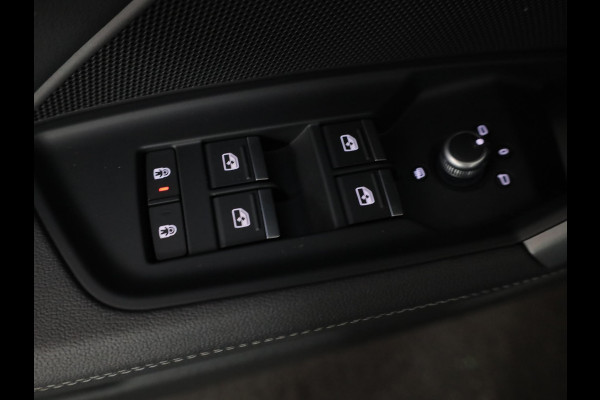 Audi A3 Sportback 40 TFSI e S edition 204 pk S-tronic | Verlengde garantie | Navigatie | Parkeersensoren (Park assist) | Achteruitrijcamera | Stoelverwarming | S-Line |