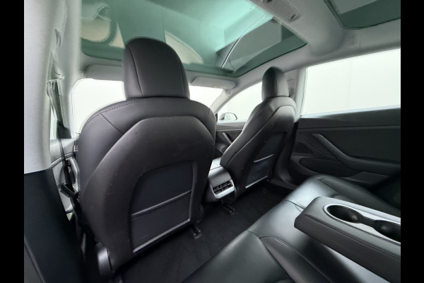 Tesla Model 3 SR+ 325PK Trekhaak Lmv 19" AutoPilot Leer Pano-Dak Adaptive Cruise Camera's Elektr.-Stuur+Stoelen+Spiegels+Geheugen+Easy-Entry+V SOH 84% Ecc Navi Led DAB Voorverwarmen interieur via App Keyless One-Pedal-Drive 1e Eigenaar Origineel Nederlandse Auto 1.584kg licht!