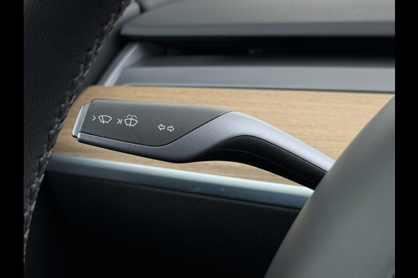 Tesla Model 3 SR+ 325PK Trekhaak Lmv 19" AutoPilot Leer Pano-Dak Adaptive Cruise Camera's Elektr.-Stuur+Stoelen+Spiegels+Geheugen+Easy-Entry+V SOH 84% Ecc Navi Led DAB Voorverwarmen interieur via App Keyless One-Pedal-Drive 1e Eigenaar Origineel Nederlandse Auto 1.584kg licht!