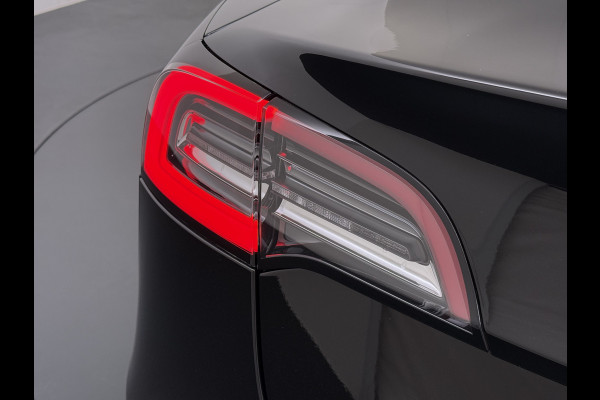Tesla Model 3 SR+ 325PK Trekhaak Lmv 19" AutoPilot Leer Pano-Dak Adaptive Cruise Camera's Elektr.-Stuur+Stoelen+Spiegels+Geheugen+Easy-Entry+V SOH 84% Ecc Navi Led DAB Voorverwarmen interieur via App Keyless One-Pedal-Drive 1e Eigenaar Origineel Nederlandse Auto 1.584kg licht!