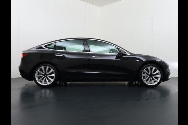 Tesla Model 3 SR+ 325PK Trekhaak Lmv 19" AutoPilot Leer Pano-Dak Adaptive Cruise Camera's Elektr.-Stuur+Stoelen+Spiegels+Geheugen+Easy-Entry+V SOH 84% Ecc Navi Led DAB Voorverwarmen interieur via App Keyless One-Pedal-Drive 1e Eigenaar Origineel Nederlandse Auto 1.584kg licht!