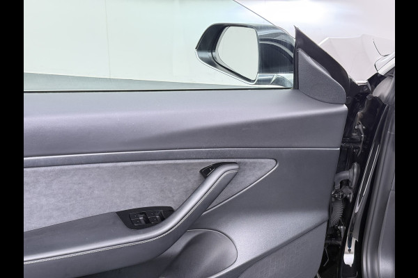 Tesla Model 3 SR+ 325PK Trekhaak Lmv 19" AutoPilot Leer Pano-Dak Adaptive Cruise Camera's Elektr.-Stuur+Stoelen+Spiegels+Geheugen+Easy-Entry+V SOH 84% Ecc Navi Led DAB Voorverwarmen interieur via App Keyless One-Pedal-Drive 1e Eigenaar Origineel Nederlandse Auto 1.584kg licht!