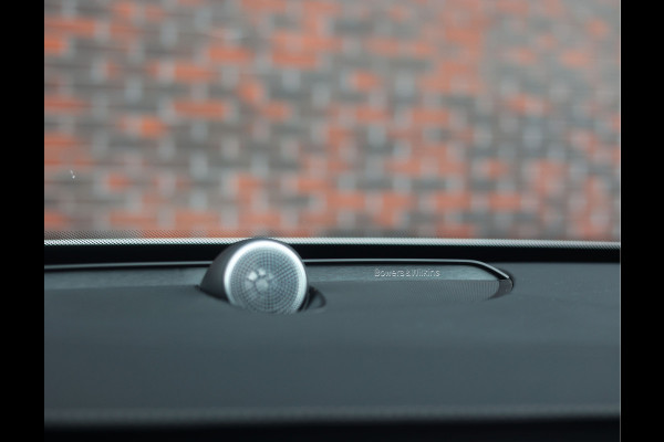 Volvo XC90 T8 Recharge AWD Ultimate Dark | Pano - Trekhaak - Luchtvering