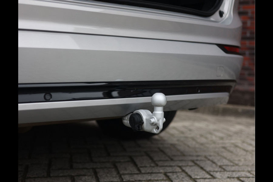 Volvo XC90 T8 Recharge AWD Ultimate Dark | Pano - Trekhaak - Luchtvering