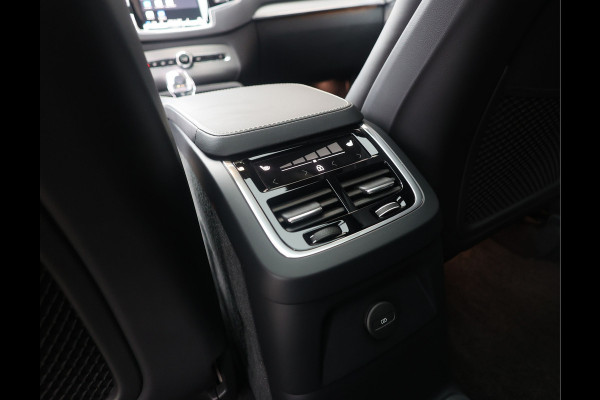 Volvo XC90 T8 Recharge AWD Ultimate Dark | Pano - Trekhaak - Luchtvering