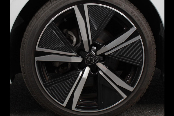 Peugeot 308 1.2 PureTech GT Climate control Adaptive cruise control Parkeersensoren Achteruitrijcamera Navigatie  LED Apple Carplay/ Android Auto