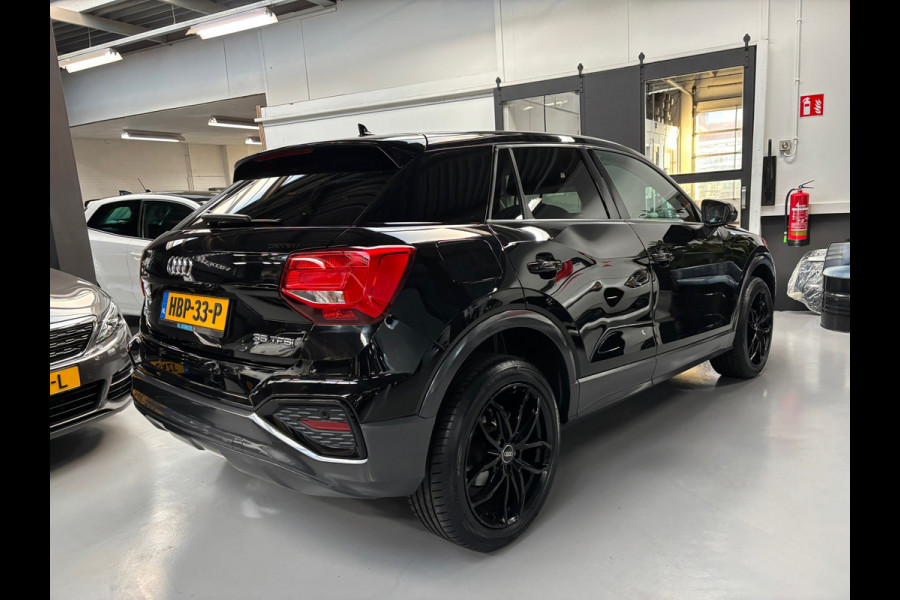 Audi Q2 35 TFSI S Edition / Camera / Navi / 18 inch