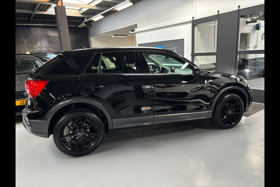 Audi Q2 35 TFSI S Edition / Camera / Navi / 18 inch
