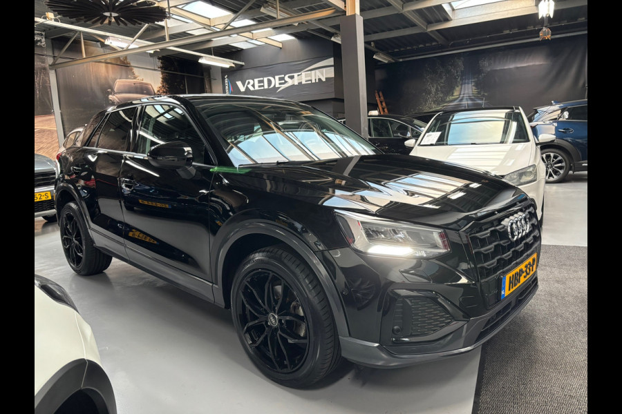 Audi Q2 35 TFSI S Edition / Camera / Navi / 18 inch