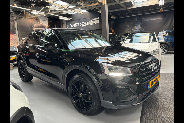 Audi Q2 35 TFSI S Edition / Camera / Navi / 18 inch