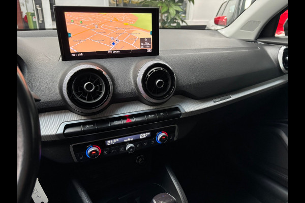 Audi Q2 35 TFSI S Edition / Camera / Navi / 18 inch