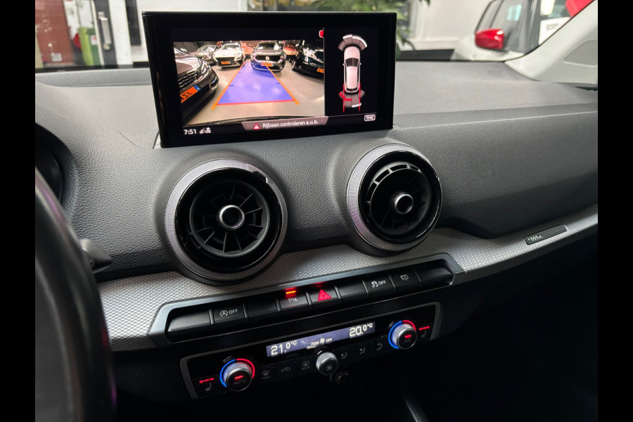 Audi Q2 35 TFSI S Edition / Camera / Navi / 18 inch