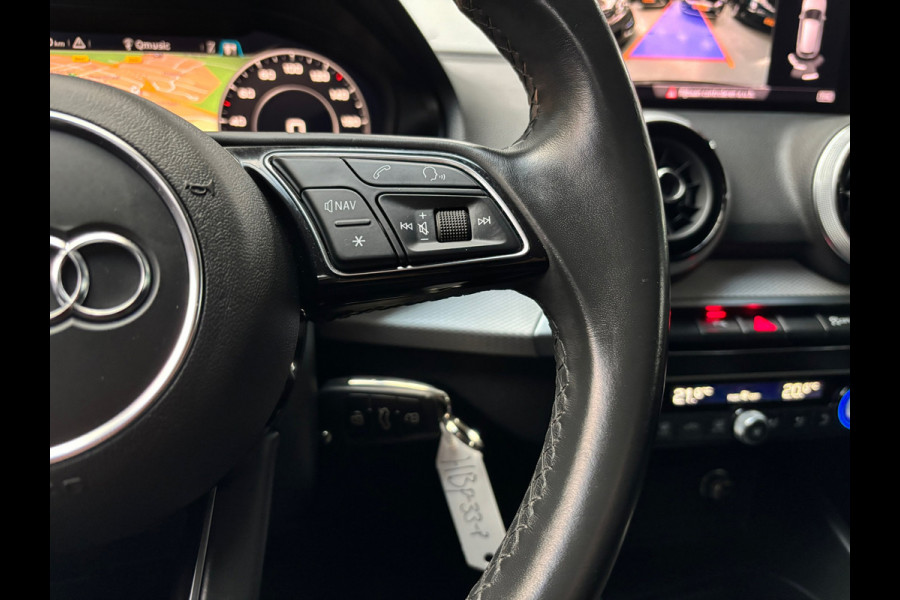 Audi Q2 35 TFSI S Edition / Camera / Navi / 18 inch