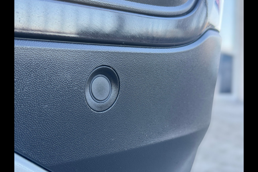 Volkswagen T-Cross 1.0 TSI Life CAMERA / PDC VOOR & ACHTER / CARPLAY / STOELVERWARMING / CLIMATE CONTROL / ELEKTR. INKLAPB SPIEGEL