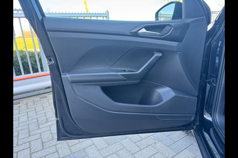 Volkswagen T-Cross 1.0 TSI Life CAMERA / PDC VOOR & ACHTER / CARPLAY / STOELVERWARMING / CLIMATE CONTROL / ELEKTR. INKLAPB SPIEGEL