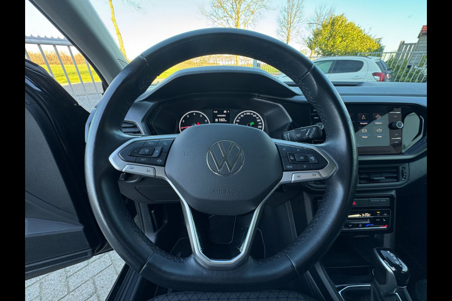 Volkswagen T-Cross 1.0 TSI Life CAMERA / PDC VOOR & ACHTER / CARPLAY / STOELVERWARMING / CLIMATE CONTROL / ELEKTR. INKLAPB SPIEGEL