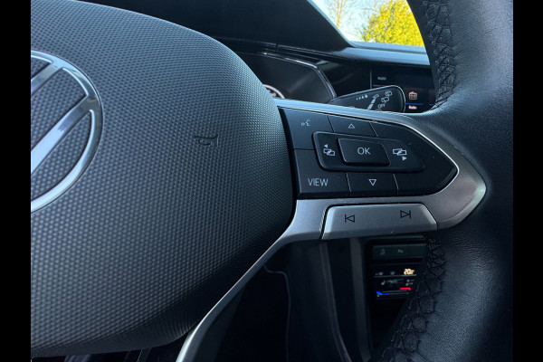 Volkswagen T-Cross 1.0 TSI Life CAMERA / PDC VOOR & ACHTER / CARPLAY / STOELVERWARMING / CLIMATE CONTROL / ELEKTR. INKLAPB SPIEGEL