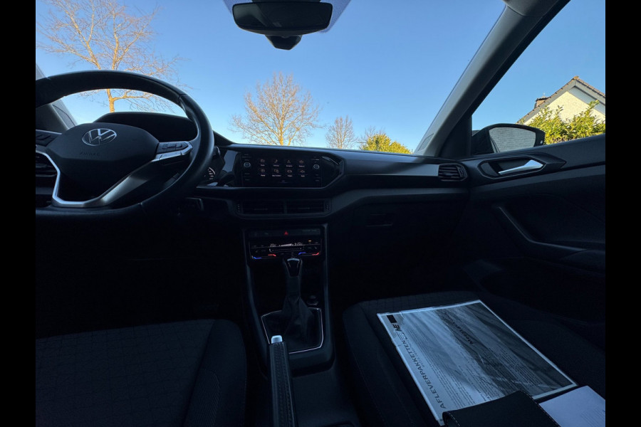 Volkswagen T-Cross 1.0 TSI Life CAMERA / PDC VOOR & ACHTER / CARPLAY / STOELVERWARMING / CLIMATE CONTROL / ELEKTR. INKLAPB SPIEGEL