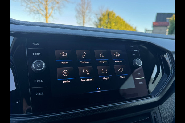 Volkswagen T-Cross 1.0 TSI Life CAMERA / PDC VOOR & ACHTER / CARPLAY / STOELVERWARMING / CLIMATE CONTROL / ELEKTR. INKLAPB SPIEGEL