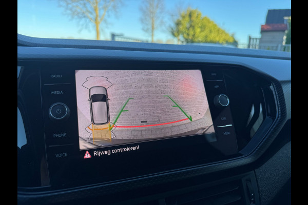 Volkswagen T-Cross 1.0 TSI Life CAMERA / PDC VOOR & ACHTER / CARPLAY / STOELVERWARMING / CLIMATE CONTROL / ELEKTR. INKLAPB SPIEGEL