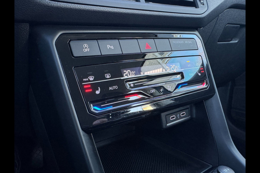 Volkswagen T-Cross 1.0 TSI Life CAMERA / PDC VOOR & ACHTER / CARPLAY / STOELVERWARMING / CLIMATE CONTROL / ELEKTR. INKLAPB SPIEGEL