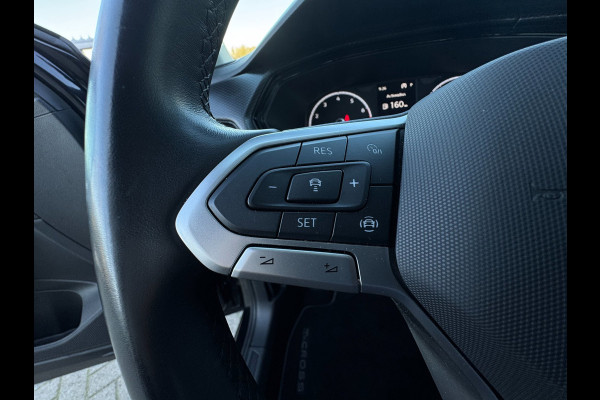 Volkswagen T-Cross 1.0 TSI Life CAMERA / PDC VOOR & ACHTER / CARPLAY / STOELVERWARMING / CLIMATE CONTROL / ELEKTR. INKLAPB SPIEGEL