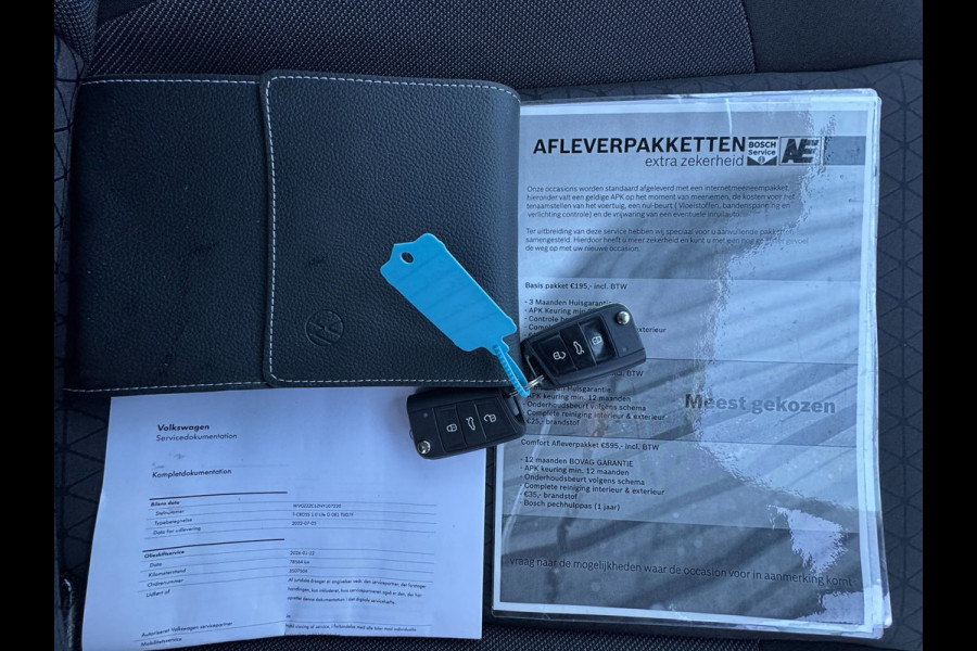 Volkswagen T-Cross 1.0 TSI Life CAMERA / PDC VOOR & ACHTER / CARPLAY / STOELVERWARMING / CLIMATE CONTROL / ELEKTR. INKLAPB SPIEGEL