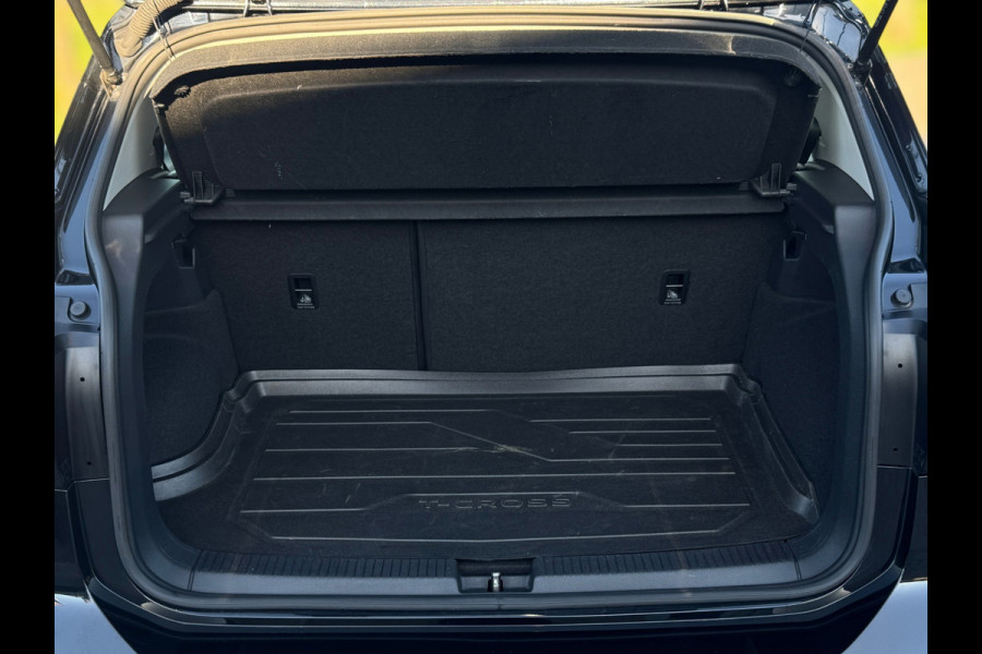 Volkswagen T-Cross 1.0 TSI Life CAMERA / PDC VOOR & ACHTER / CARPLAY / STOELVERWARMING / CLIMATE CONTROL / ELEKTR. INKLAPB SPIEGEL