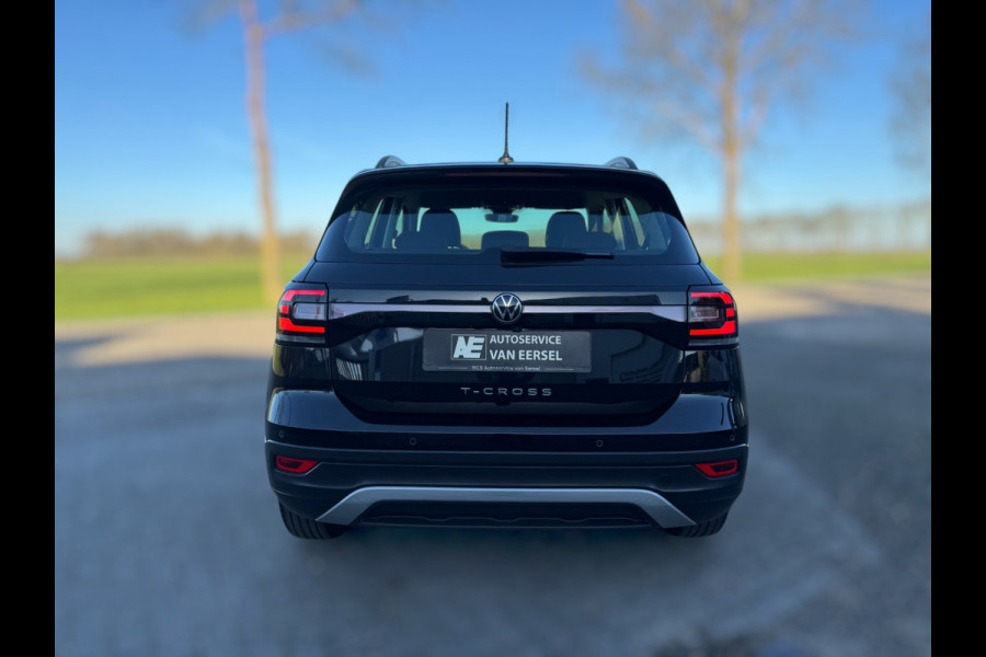 Volkswagen T-Cross 1.0 TSI Life CAMERA / PDC VOOR & ACHTER / CARPLAY / STOELVERWARMING / CLIMATE CONTROL / ELEKTR. INKLAPB SPIEGEL