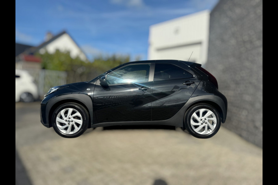 Toyota Aygo X 1.0 VVT-i MT Pulse Active CAMERA / ACC / LMV 17 INCH / LEDKOPLAMPEN / HOGE INSTAP / ZEER NETJES