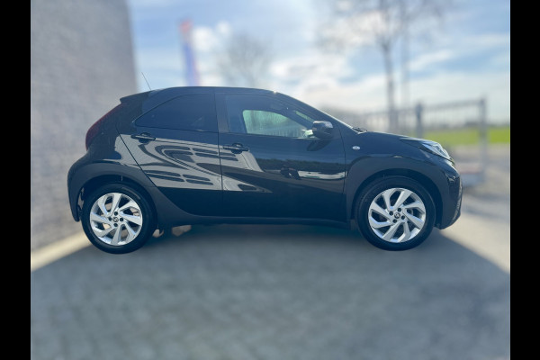 Toyota Aygo X 1.0 VVT-i MT Pulse Active CAMERA / ACC / LMV 17 INCH / LEDKOPLAMPEN / HOGE INSTAP / ZEER NETJES
