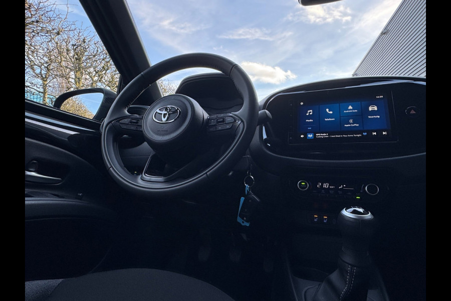 Toyota Aygo X 1.0 VVT-i MT Pulse Active CAMERA / ACC / LMV 17 INCH / LEDKOPLAMPEN / HOGE INSTAP / ZEER NETJES