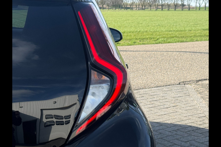 Toyota Aygo X 1.0 VVT-i MT Pulse Active CAMERA / ACC / LMV 17 INCH / LEDKOPLAMPEN / HOGE INSTAP / ZEER NETJES