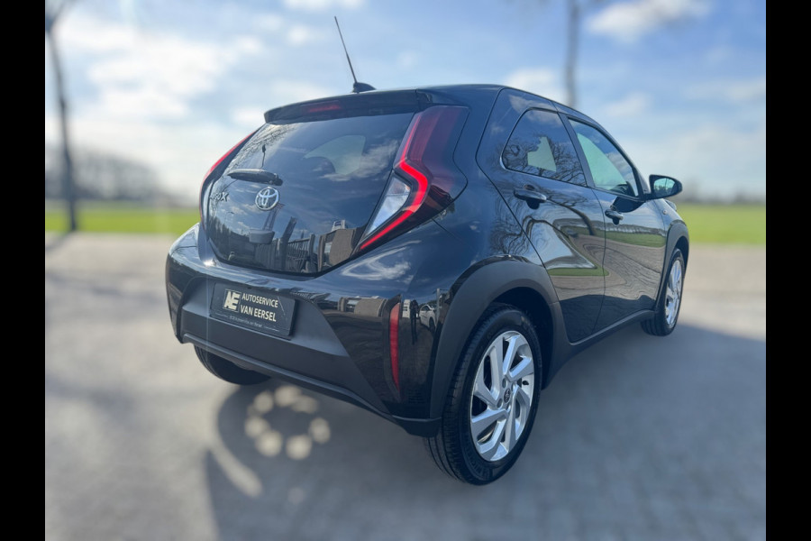 Toyota Aygo X 1.0 VVT-i MT Pulse Active CAMERA / ACC / LMV 17 INCH / LEDKOPLAMPEN / HOGE INSTAP / ZEER NETJES