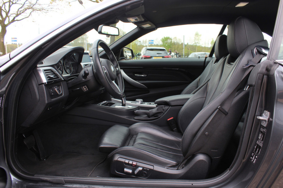 BMW 4 Serie Cabrio 420i High Executive Ed. M Sport / Camera / Leder / Harman Kardon / Nekverwarming / 19'' / Navigatie / Windscherm / DAB / Stoelverwarming / Cruise Control