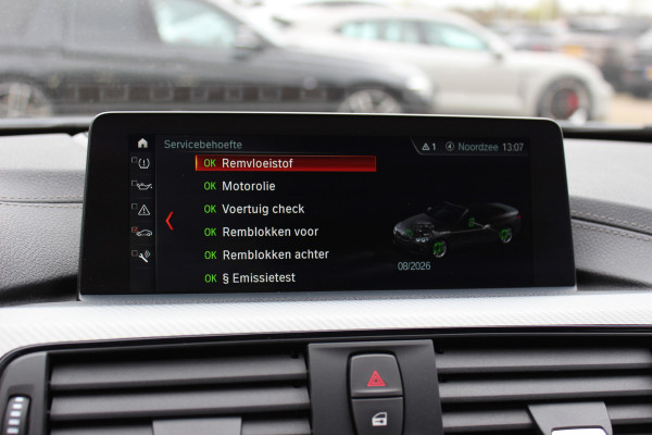 BMW 4 Serie Cabrio 420i High Executive Ed. M Sport / Camera / Leder / Harman Kardon / Nekverwarming / 19'' / Navigatie / Windscherm / DAB / Stoelverwarming / Cruise Control