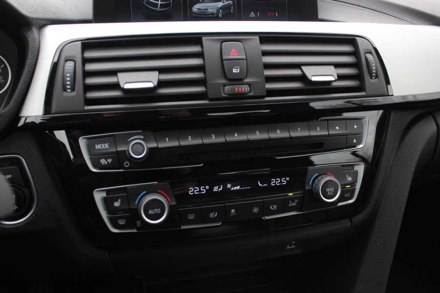 BMW 4 Serie Cabrio 420i High Executive Ed. M Sport / Camera / Leder / Harman Kardon / Nekverwarming / 19'' / Navigatie / Windscherm / DAB / Stoelverwarming / Cruise Control